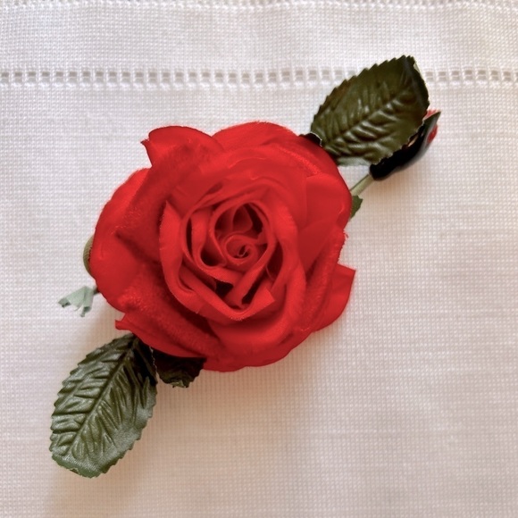 Vintage Red Rose Floral Corsage Pin: Chiffon & Velvet Flower Brooch - Picture 2 of 11